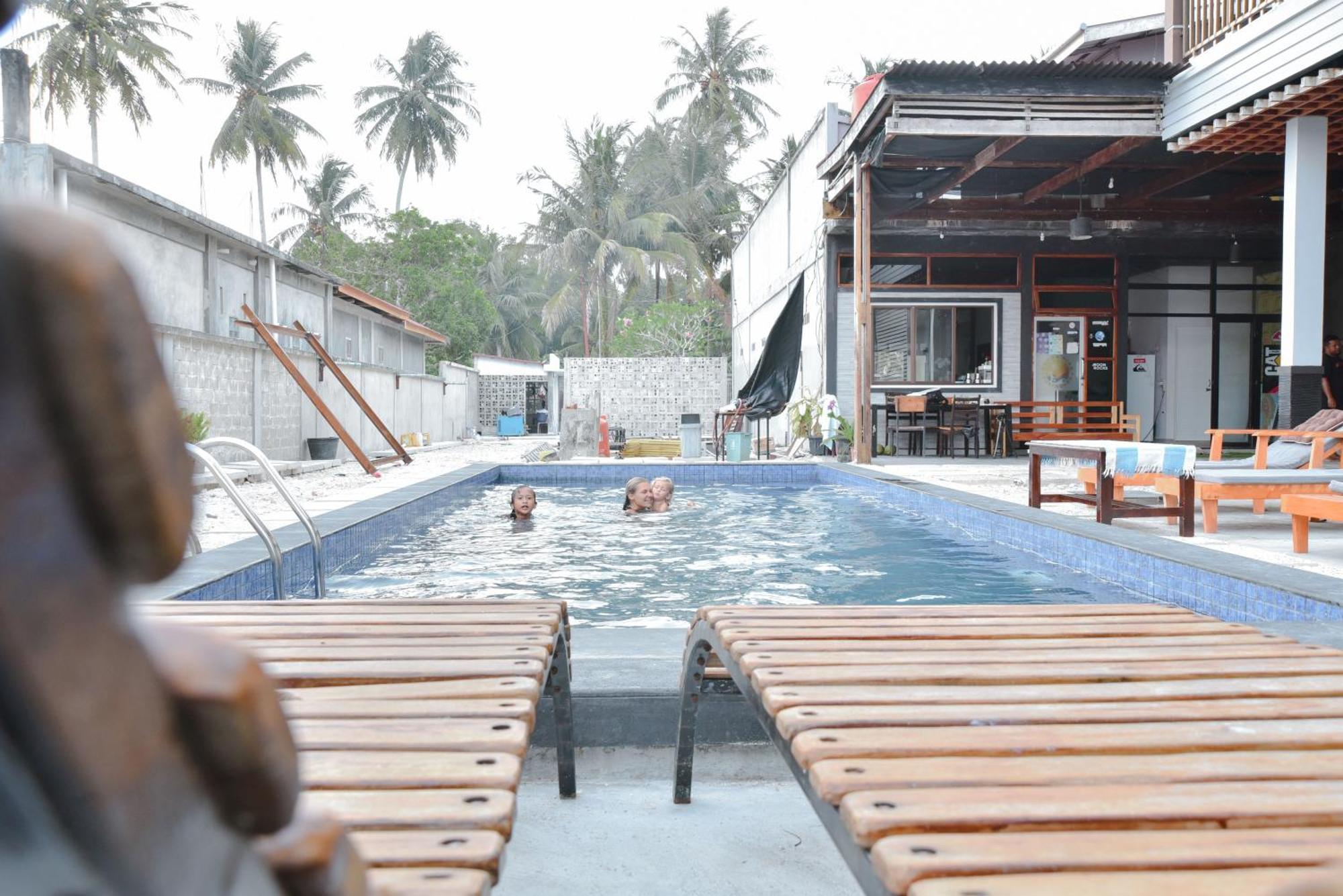 Hotel Oseda Nias Surf House à Hilibotodane Extérieur photo
