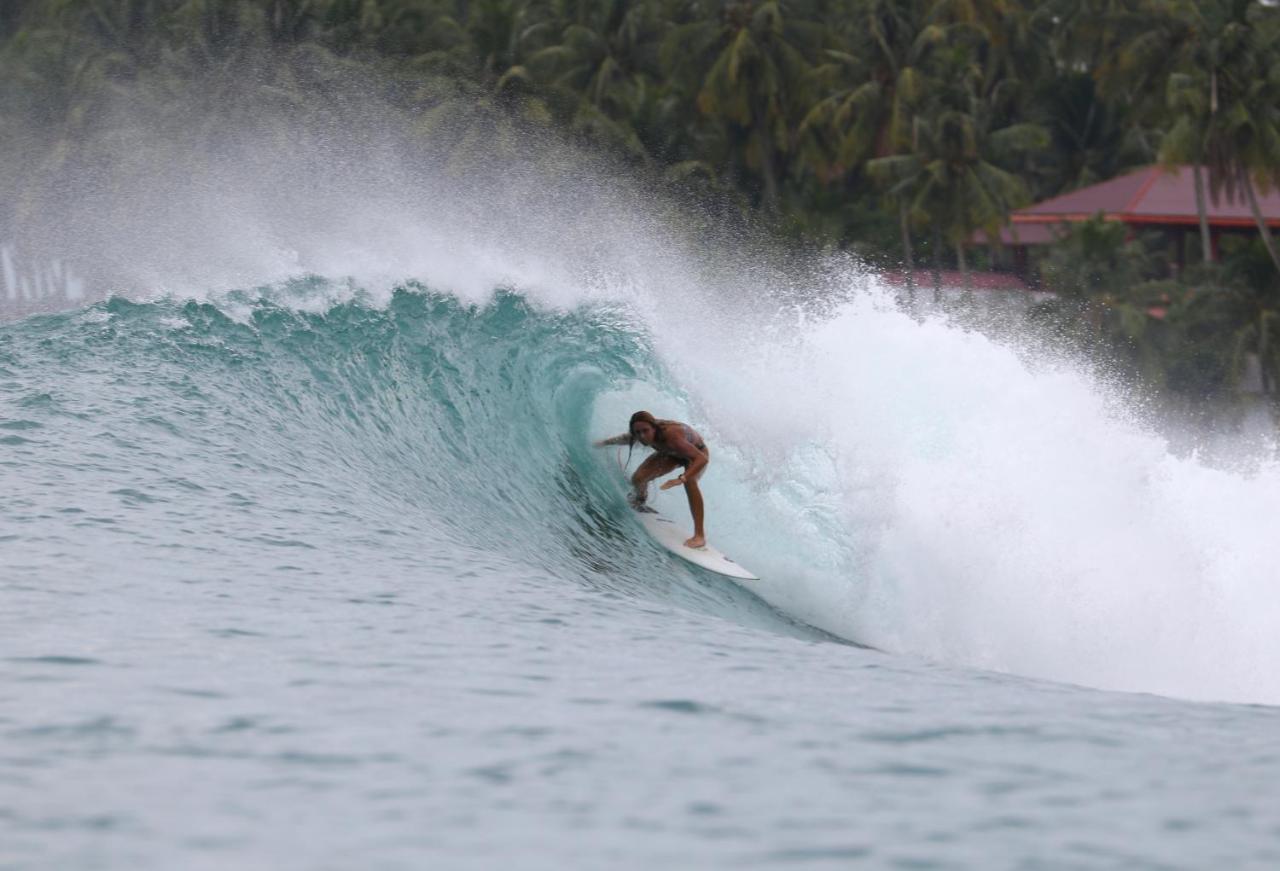 Hotel Oseda Nias Surf House à Hilibotodane Extérieur photo