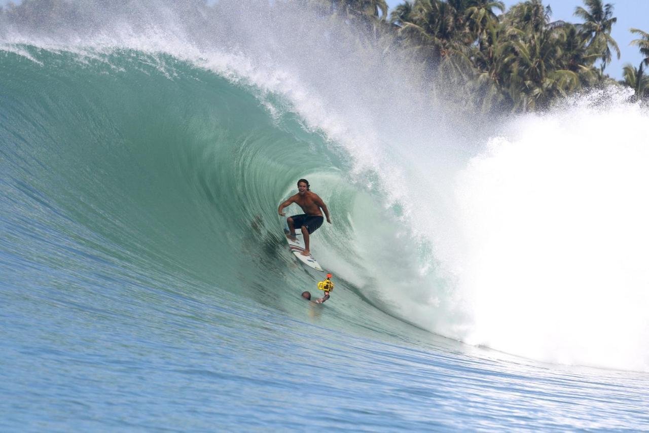 Hotel Oseda Nias Surf House à Hilibotodane Extérieur photo