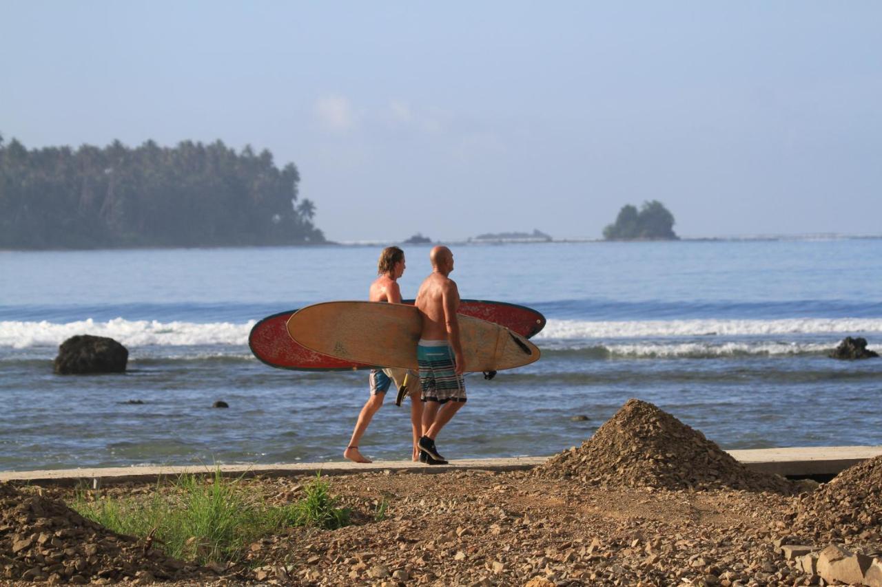 Hotel Oseda Nias Surf House à Hilibotodane Extérieur photo